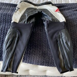 Dainese Leather Motorcycle Track Pants Sz 48

Perfect condition